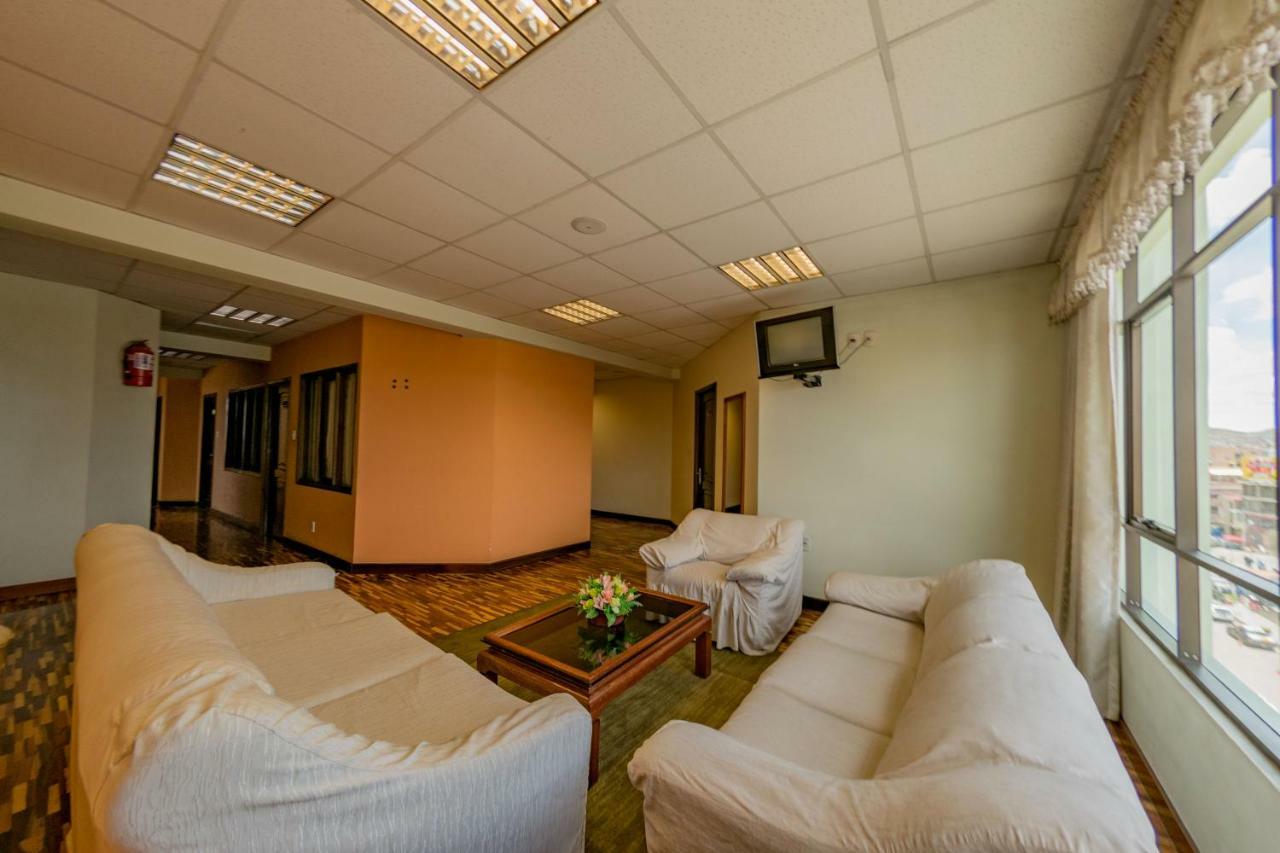 Hotel Oporto Oruro Exteriör bild