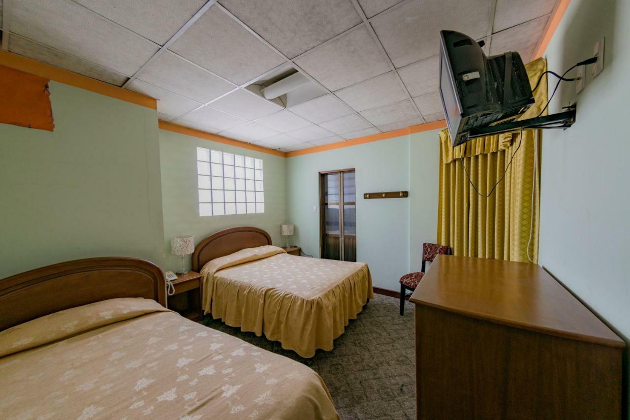 Hotel Oporto Oruro Exteriör bild